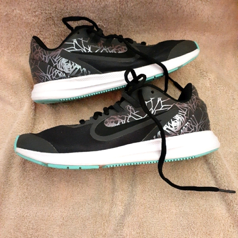 Girls Nike Downshifter sneakers